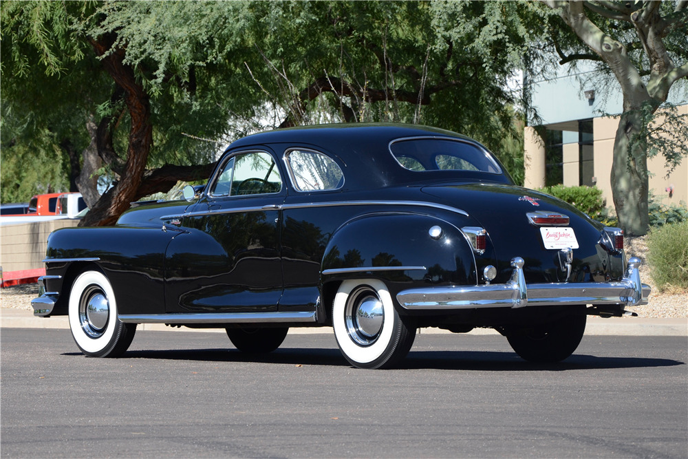 1947 CHRYSLER NEW YORKER - Rear 3/4 - 211309