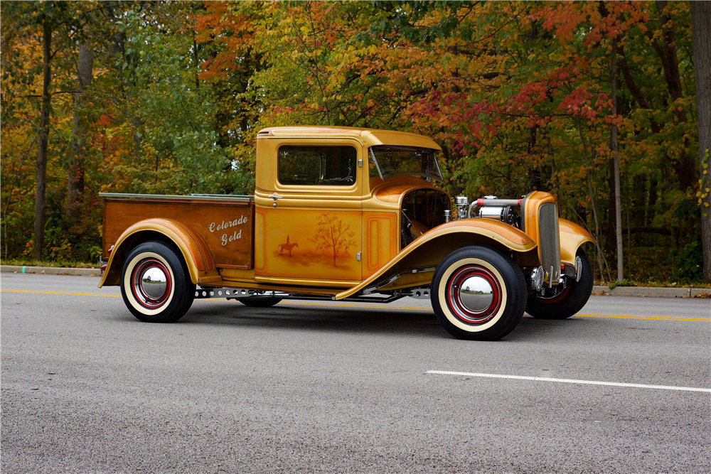 1933 FORD  CUSTOM PICKUP - Side Profile - 211702