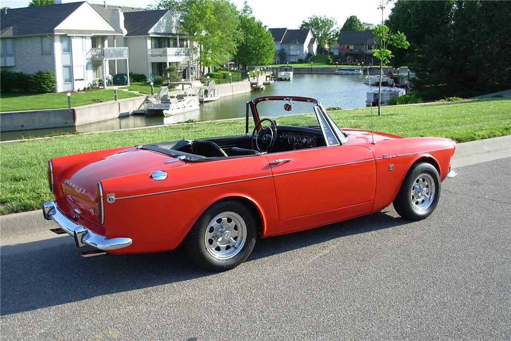 1966 SUNBEAM TIGER CONVERTIBLE - Rear 3/4 - 211837