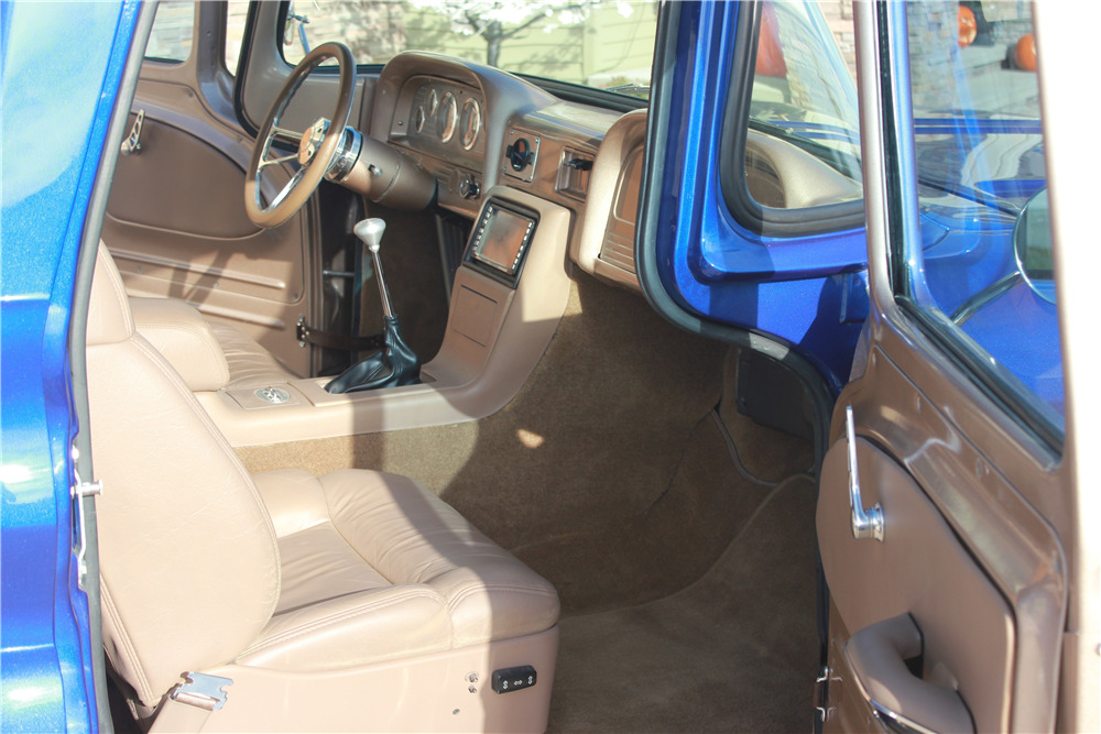 1963 CHEVROLET C10 CUSTOM PICKUP - Interior - 211918