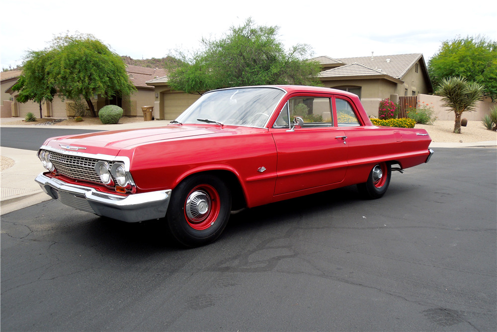 1963 CHEVROLET BISCAYNE 2-DOOR POST - Front 3/4 - 212041
