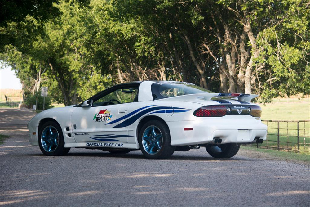1999 PONTIAC FIREBIRD TRANS AM WS6 - Rear 3/4 - 212315