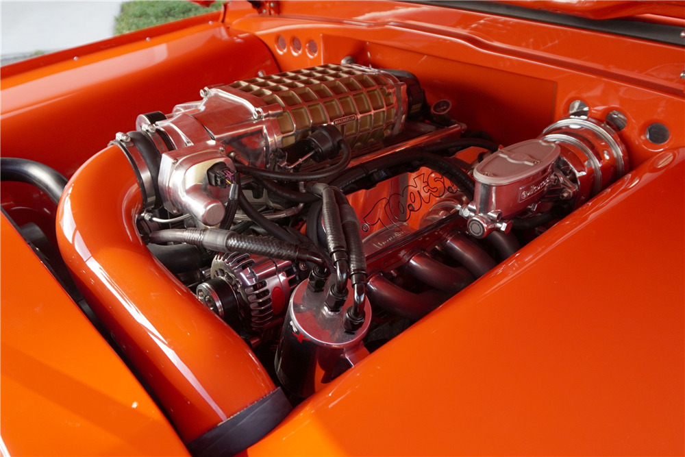 1967 CHEVROLET C10 CUSTOM PICKUP "TOOTSIE" - Engine - 212481
