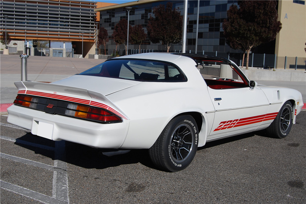 1980 CHEVROLET CAMARO Z/28 - Rear 3/4 - 212610