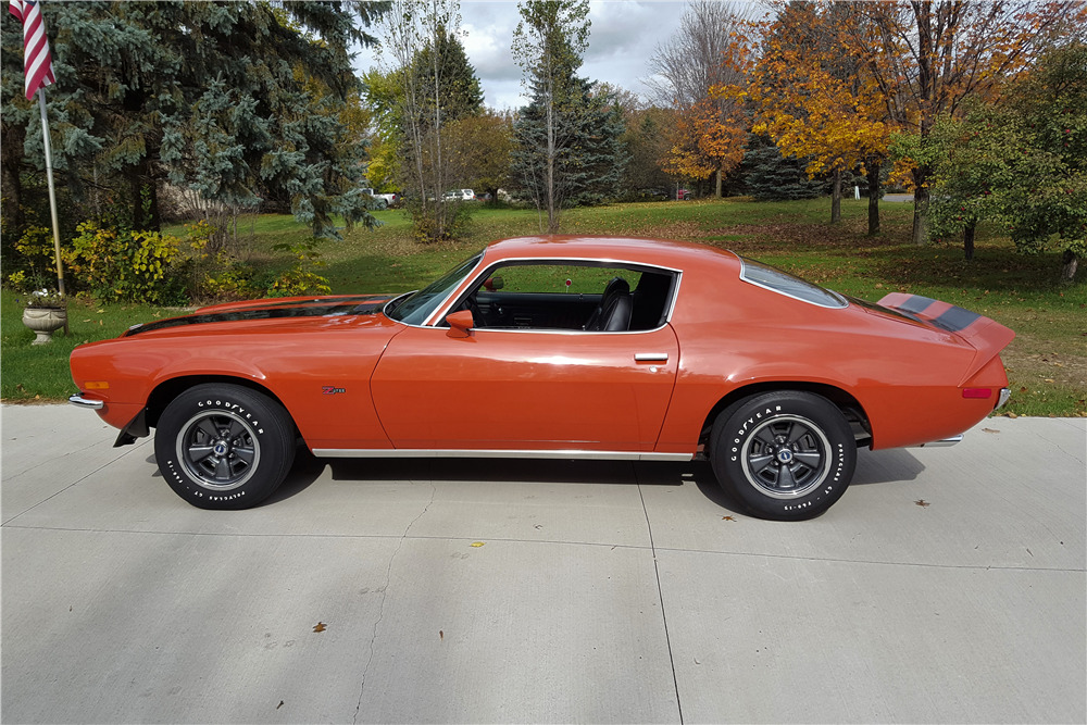 1972 CHEVROLET CAMARO Z/28 RS - Side Profile - 212871
