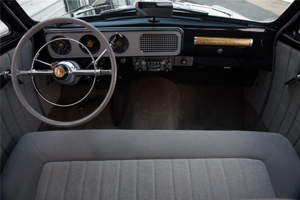 1948 STUDEBAKER STARLIGHT - Interior - 212925