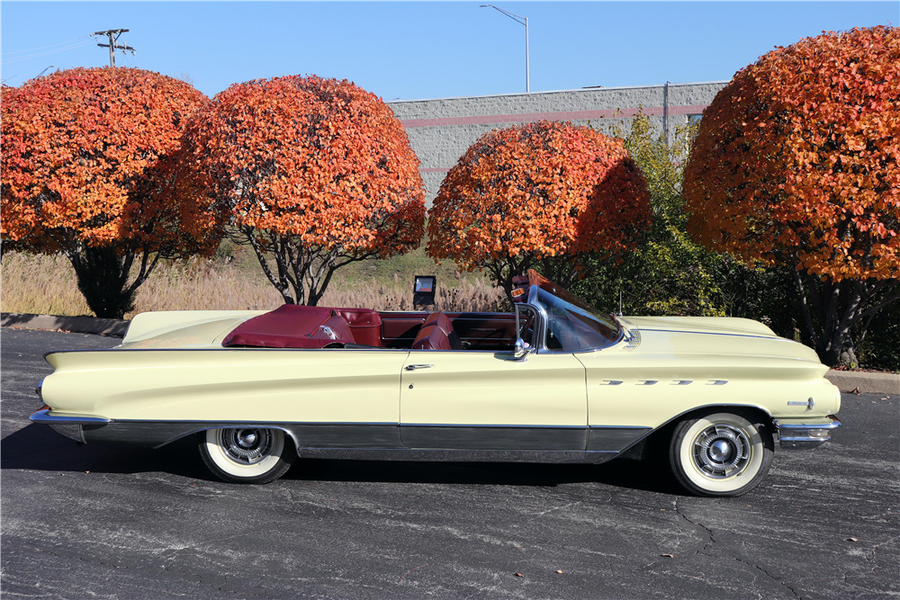 1960 BUICK ELECTRA 225 CONVERTIBLE - Side Profile - 212957