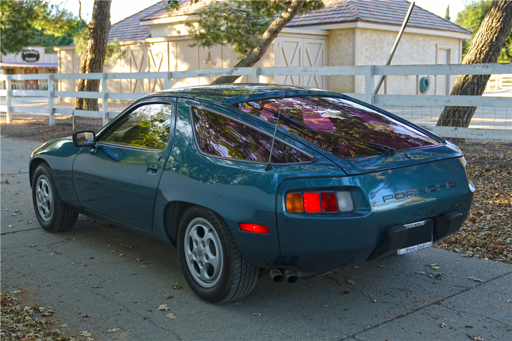 1980 PORSCHE 928 - Rear 3/4 - 213020