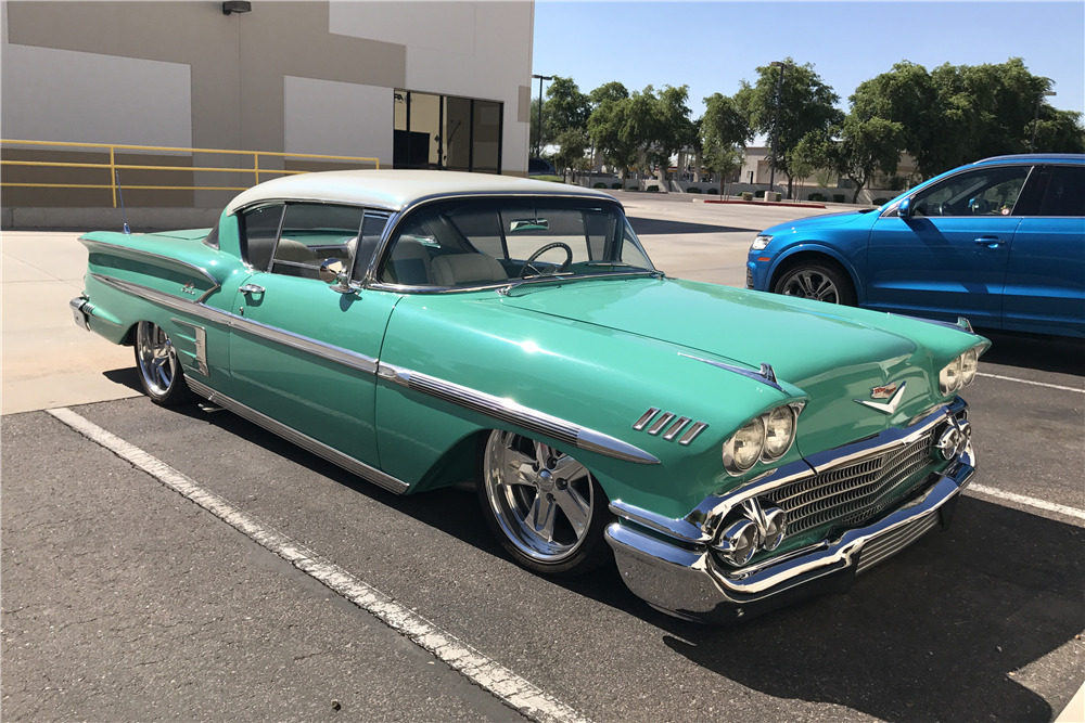 1958 CHEVROLET IMPALA - Front 3/4 - 213033