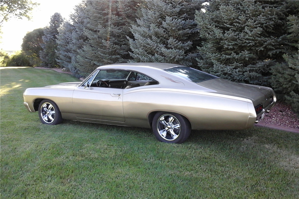 1967 CHEVROLET IMPALA SS CUSTOM COUPE - Rear 3/4 - 213039