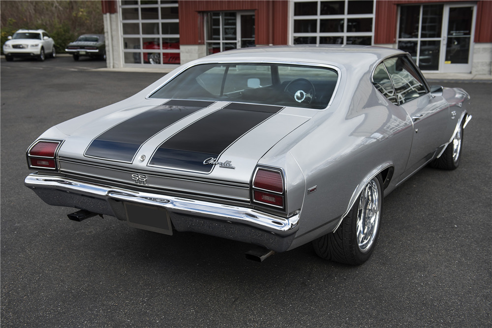 1969 CHEVROLET CHEVELLE SS - Rear 3/4 - 213078