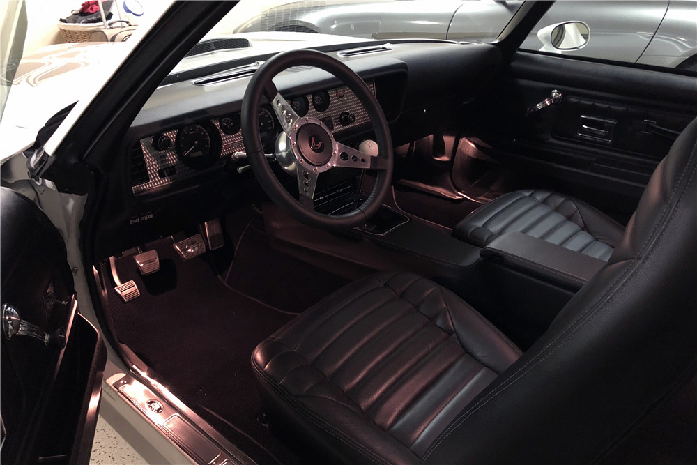 1972 PONTIAC FIREBIRD CUSTOM COUPE - Interior - 213090