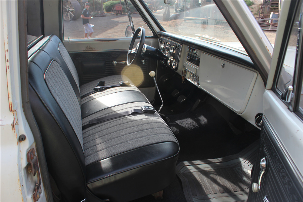 1970 CHEVROLET C10 CUSTOM PICKUP - Interior - 213118