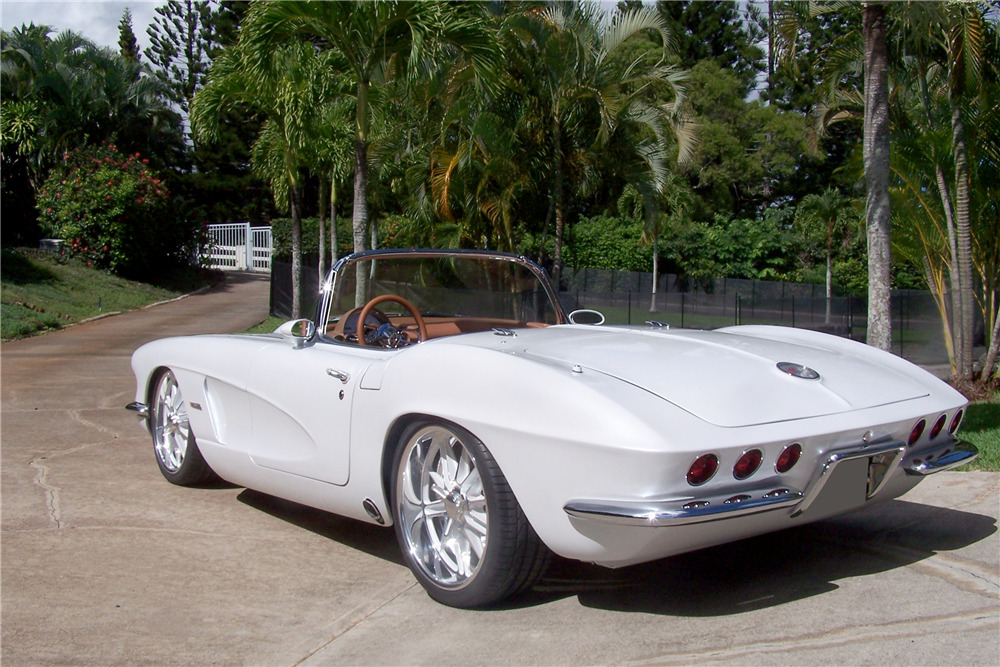 1962 CHEVROLET CORVETTE CUSTOM CONVERTIBLE - Rear 3/4 - 213122