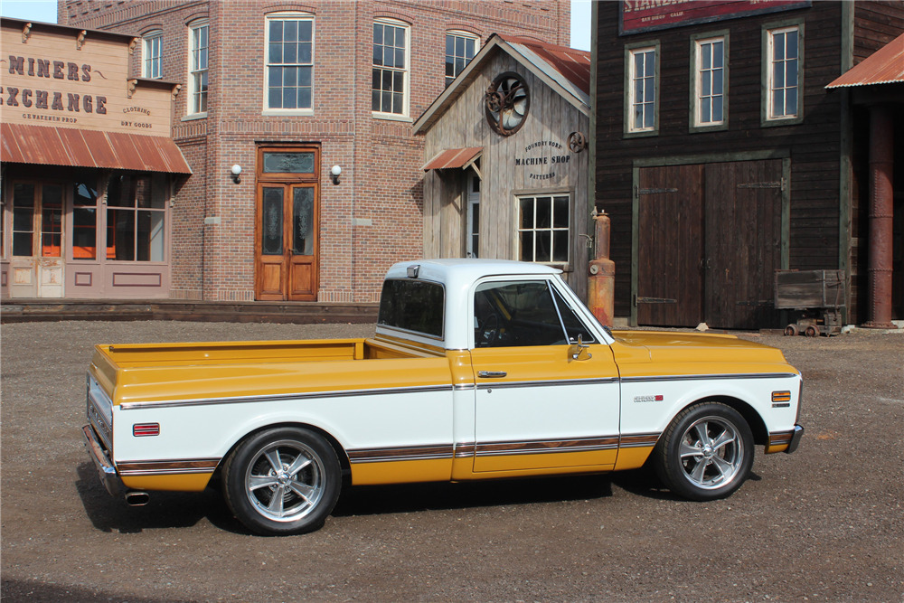 1971 CHEVROLET C-10 PICKUP - Side Profile - 213140