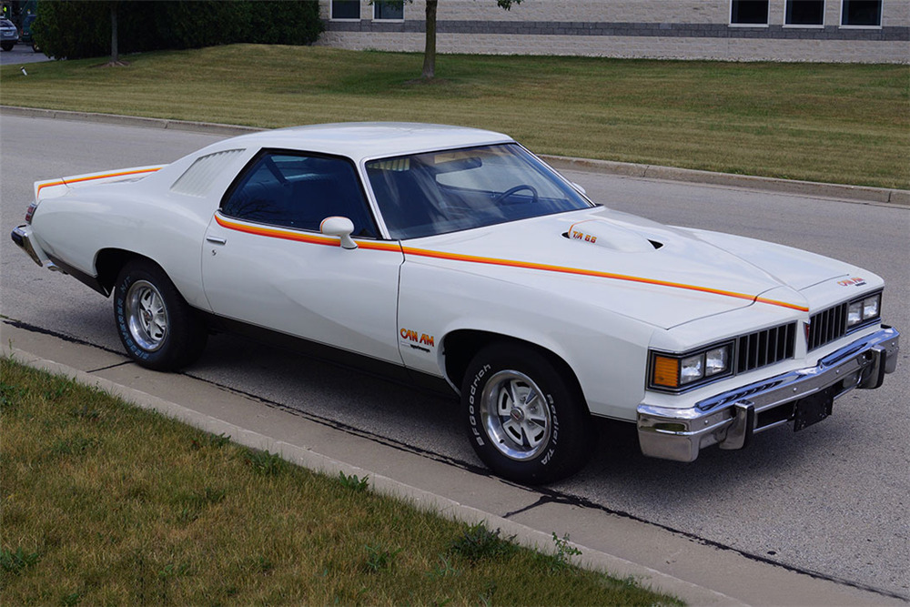 1977 PONTIAC  CAN AM  - Front 3/4 - 213207