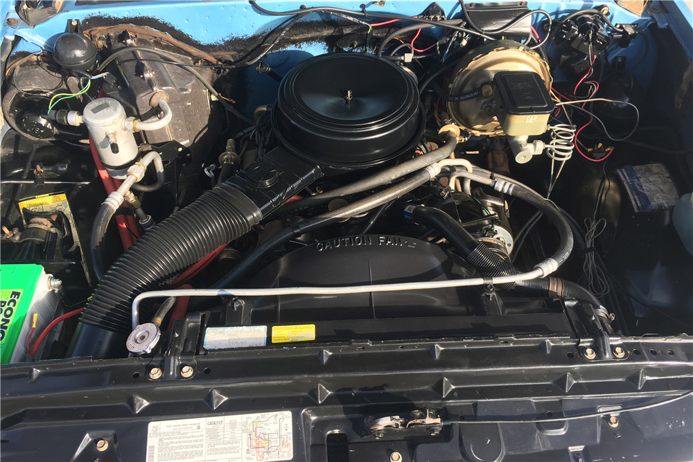 1983 CHEVROLET SUBURBAN C10 SUV - Engine - 213220