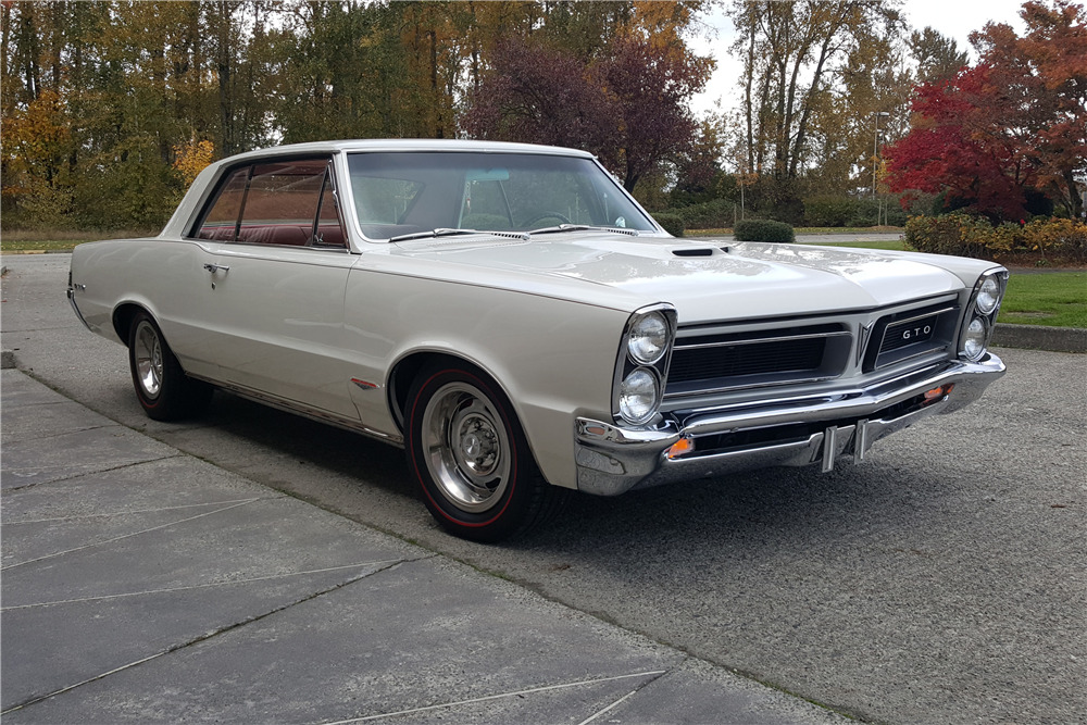 1965 PONTIAC GTO - Front 3/4 - 213227
