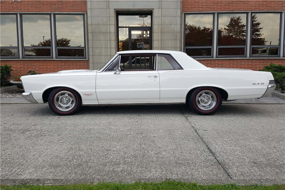 1965 PONTIAC GTO - Side Profile - 213227