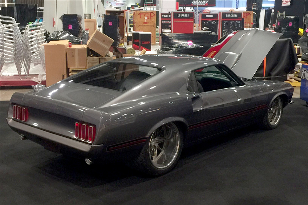 1969 FORD MUSTANG CUSTOM FASTBACK - Rear 3/4 - 213245