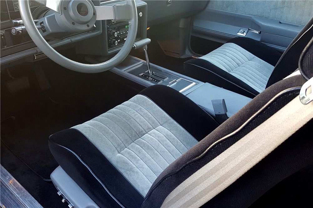 1987 BUICK GRAND NATIONAL - Interior - 213247
