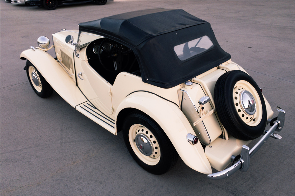 1954 MG TF ROADSTER - Rear 3/4 - 213272