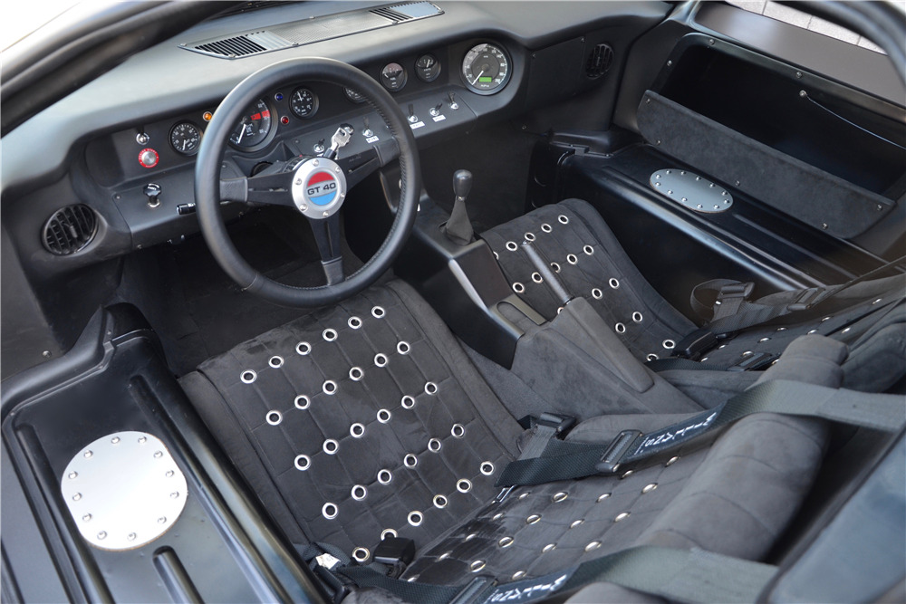 1966 SUPERFORMANCE  GT40 MARK I - Interior - 213398
