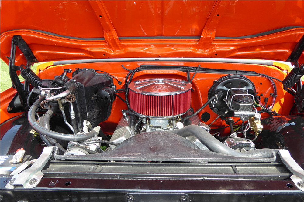 1970 CHEVROLET C10 CUSTOM 4X4 PICKUP - Engine - 213427