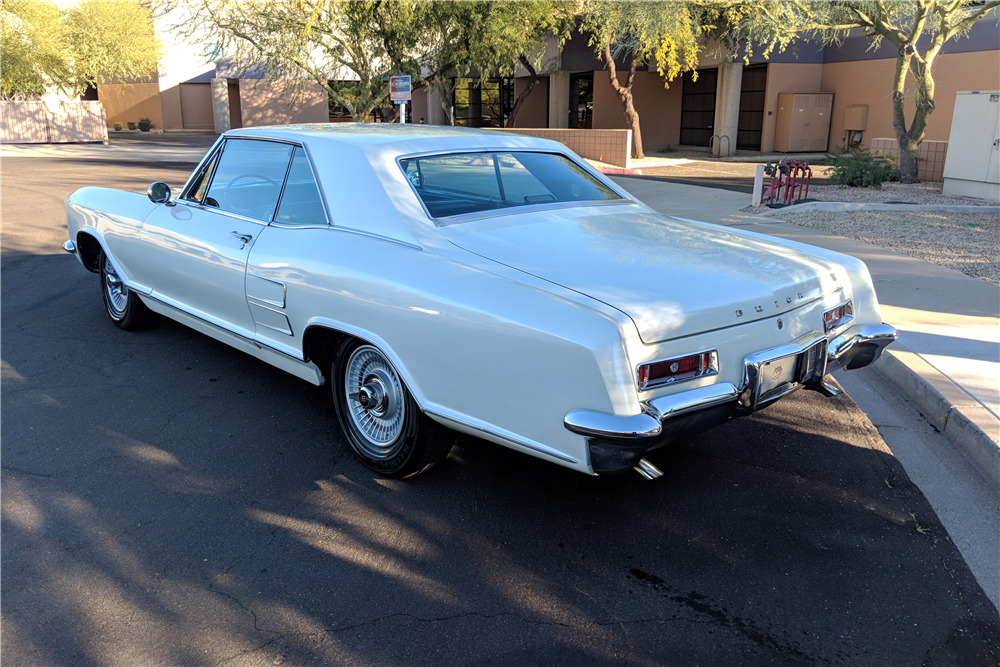 1963 BUICK RIVIERA - Rear 3/4 - 213541