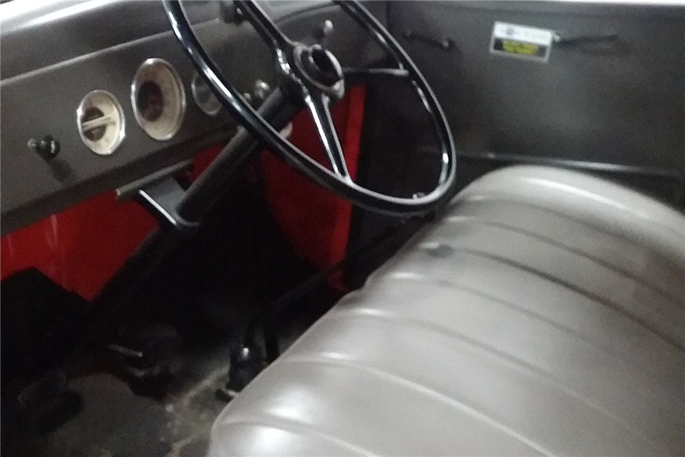 1939 CHEVROLET  TANKER TRUCK - Interior - 213543