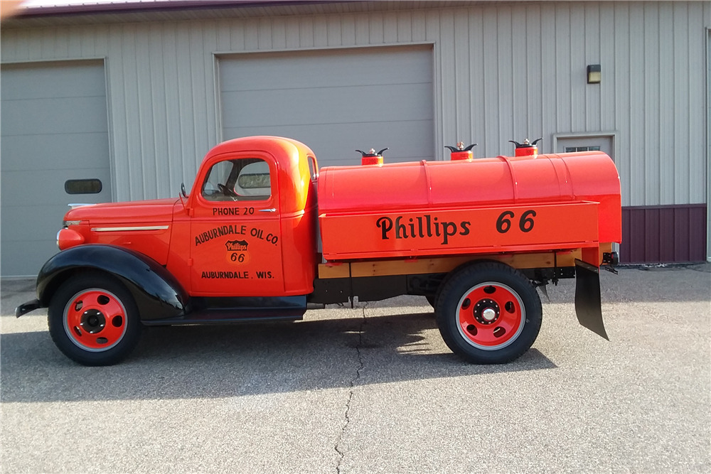 1939 CHEVROLET  TANKER TRUCK - Side Profile - 213543