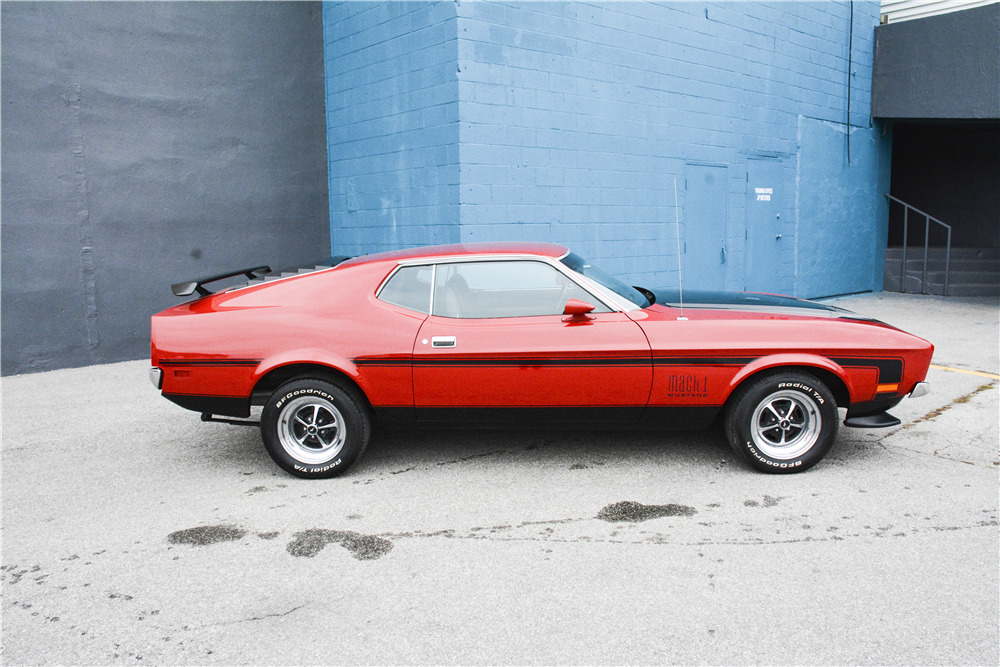 1972 FORD MUSTANG MACH 1 FASTBACK - Side Profile - 213553