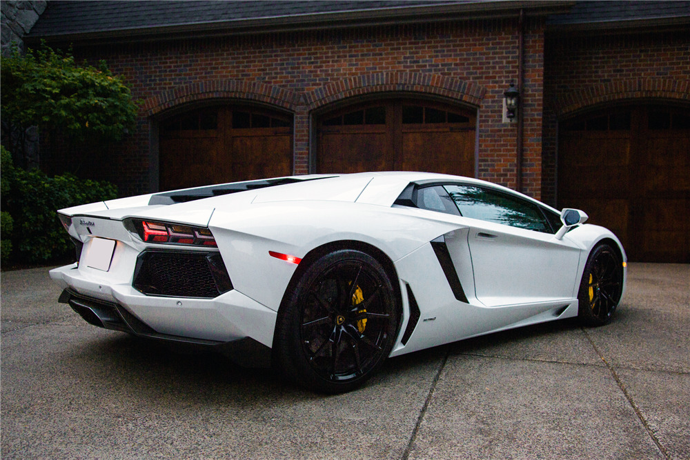 2014 LAMBORGHINI AVENTADOR LP700-4 - Rear 3/4 - 213639