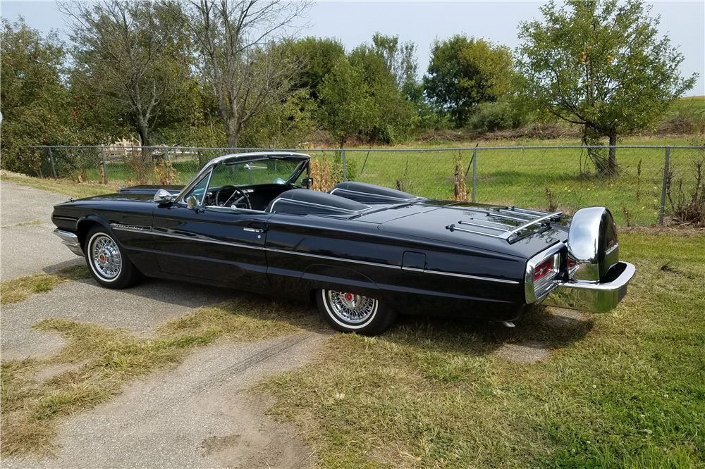 1964 FORD THUNDERBIRD CONVERTIBLE - Rear 3/4 - 213641