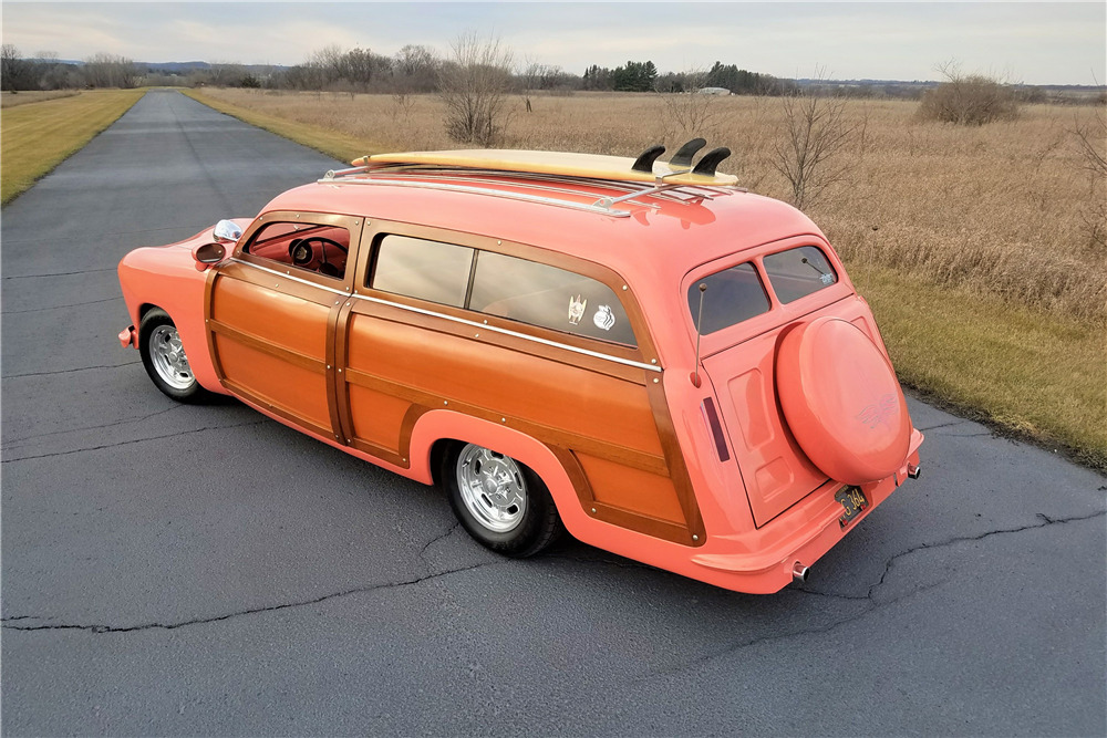 1950 FORD COUNTRY SQUIRE CUSTOM WOODY WAGON - Rear 3/4 - 213655
