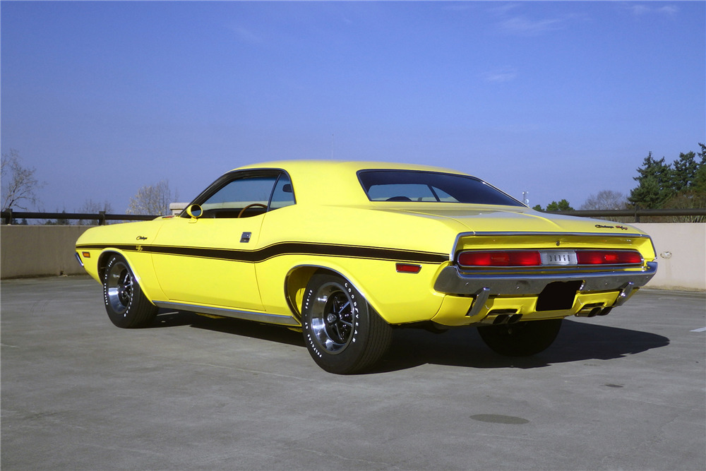 1970 DODGE CHALLENGER R/T - Rear 3/4 - 213817