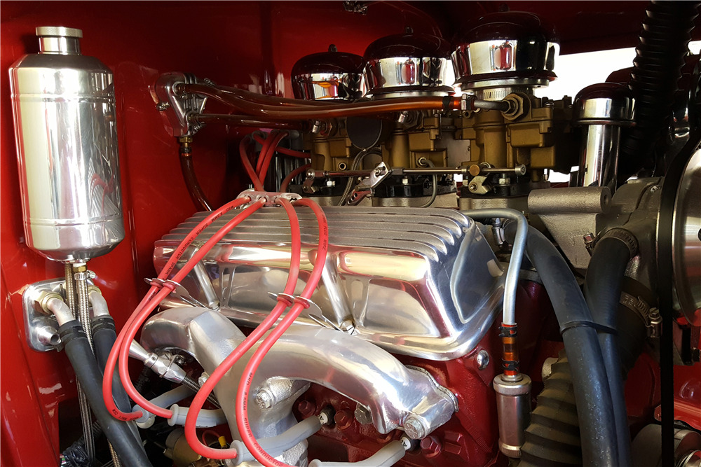 1932 FORD CUSTOM ROADSTER - Engine - 213952