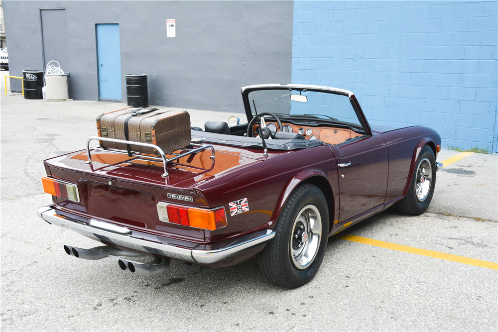 1974 TRIUMPH TR-6 CONVERTIBLE - Rear 3/4 - 214269