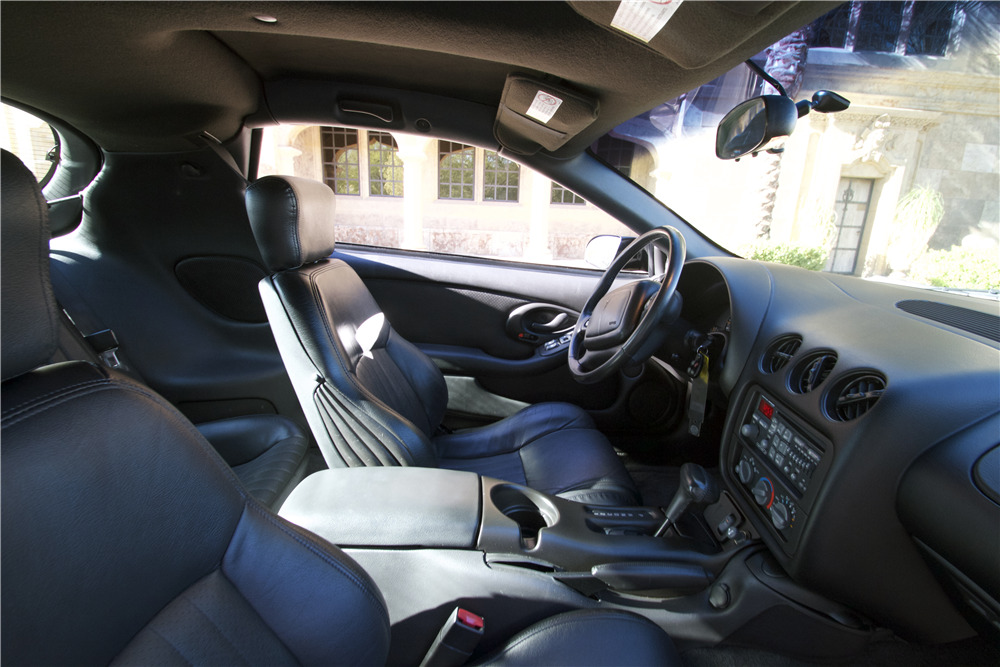 2002 PONTIAC FIREBIRD TRANS AM - Interior - 214312