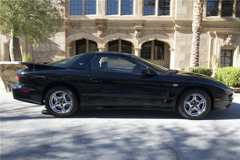 2002 PONTIAC FIREBIRD TRANS AM - Side Profile - 214312
