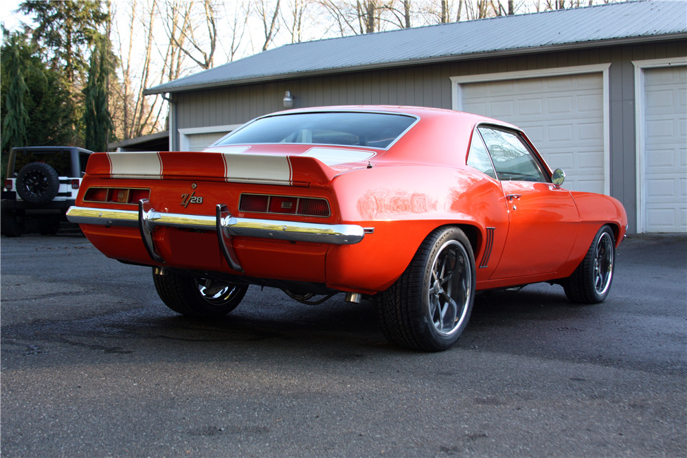 1969 CHEVROLET CAMARO CUSTOM COUPE - Rear 3/4 - 214485