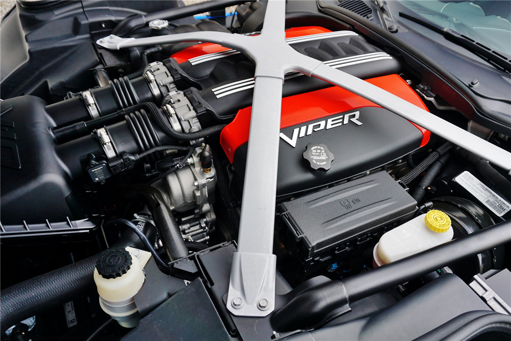 2016-dodge-viper-acr-engine-214498