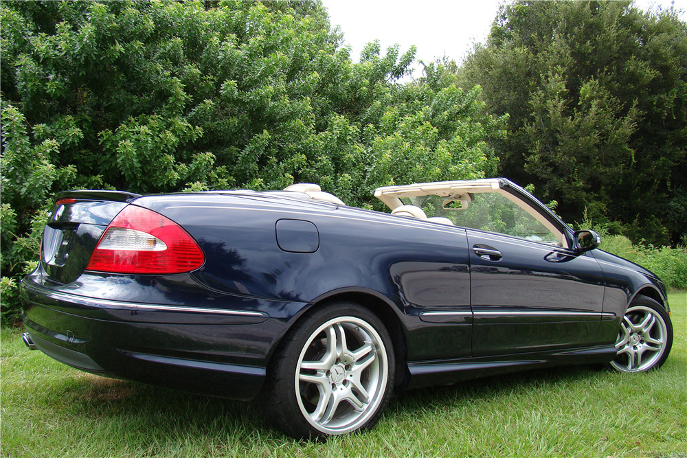2008 MERCEDES-BENZ CLK550 CONVERTIBLE - Rear 3/4 - 214577