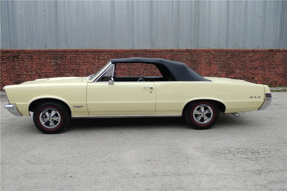 1965 PONTIAC GTO CONVERTIBLE - Side Profile - 214598