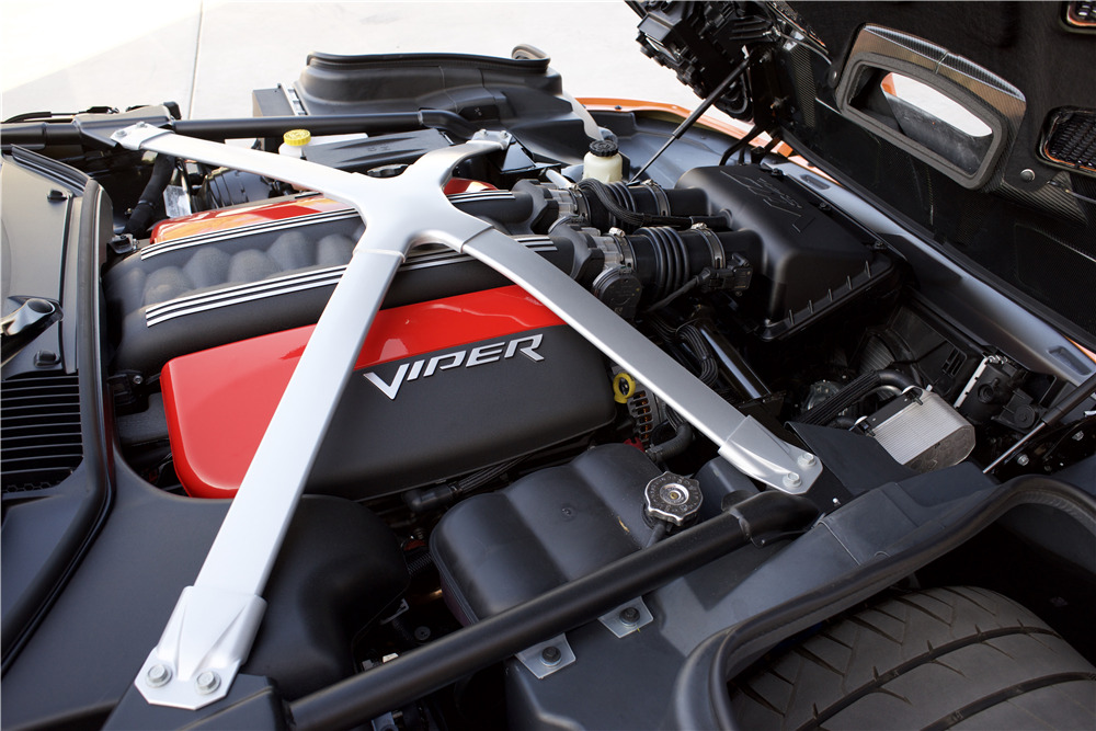 2017 DODGE VIPER ACR TA - Engine - 214612