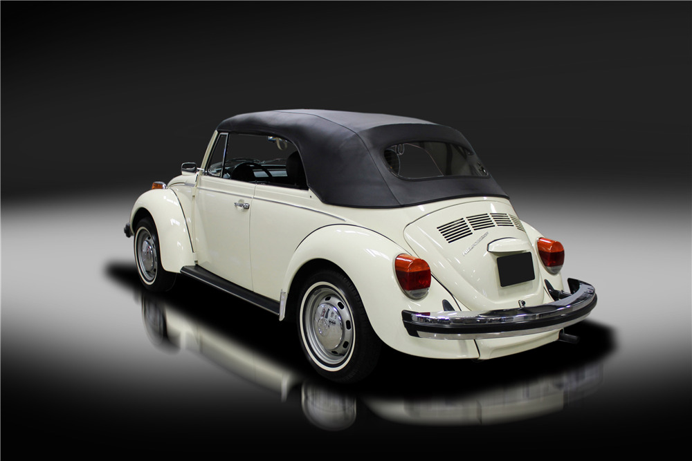 1977 VOLKSWAGEN SUPER BEETLE CONVERTIBLE - Rear 3/4 - 214619