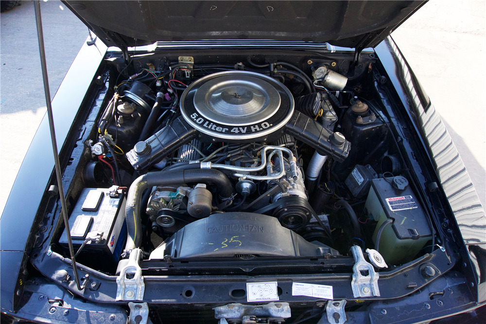 1983 FORD MUSTANG GT CONVERTIBLE - Engine - 214652