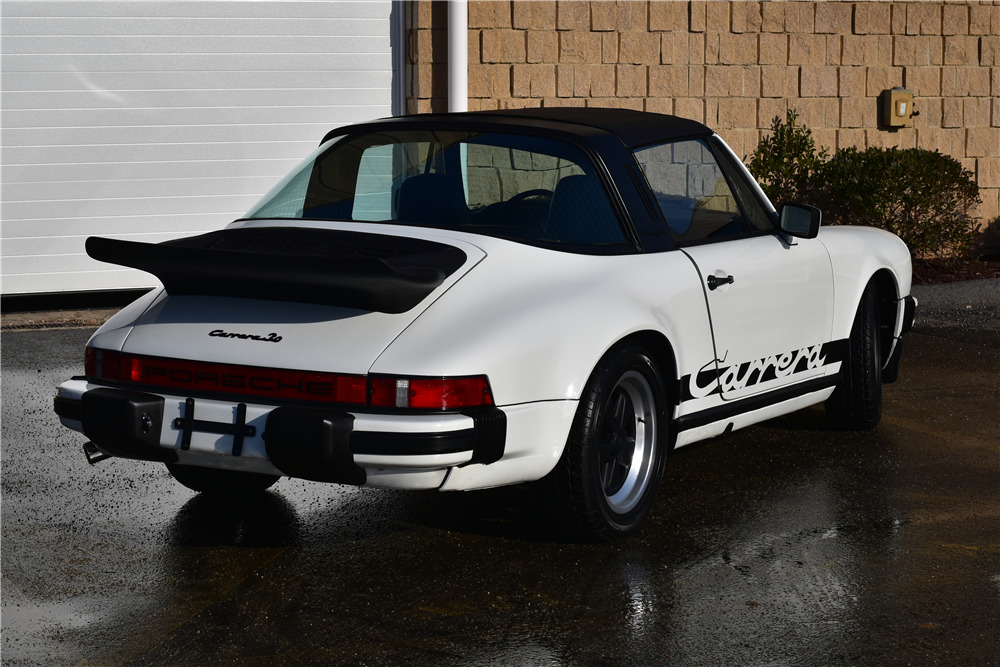 1977 PORSCHE 911 CARRERA TARGA - Rear 3/4 - 214681