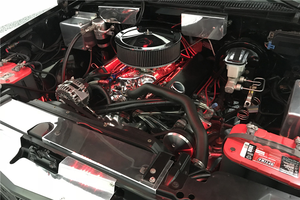 1990 CHEVROLET SILVERADO SS CUSTOM PICKUP - Engine - 214722