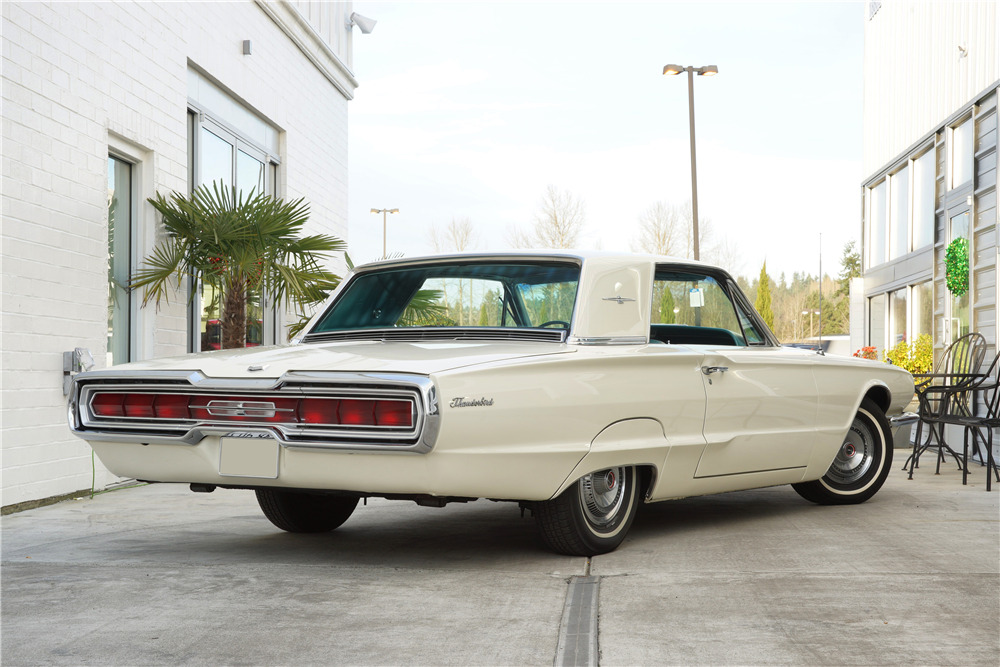 1966 FORD THUNDERBIRD - Rear 3/4 - 214756
